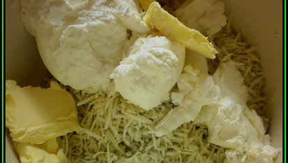 Šunková rolka na chlebíčky, pomazánkové máslo,nastrouhaná niva,obyč,máslo vyšlehat