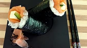 Sushi s uzeným lososem
