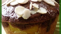 Dvoubarevné muffiny s broskvemi