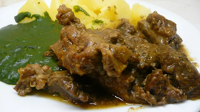 Marinovaná jehněčí kýta v koření gyros