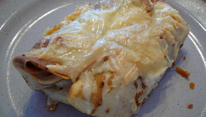 Mleté maso zapečené v omeletě se sýrem