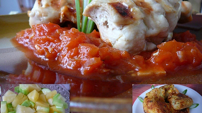 Kuřecí kebaby na rajčatové omáčce s kukuřičnými smaženkami