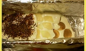 Nepečený tvarohový zákusek s ananasem, slabá vrstva krému,piškoty,krém,ananas,krém,kakao,piškoty,krém,anan.a krém-ten vždy jen ve slabounké vrstvě