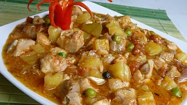Kuřecí s vepřovým po filipínsku