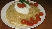 Špagety s ricottou a cherry rajčátky