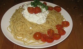 Špagety s ricottou a cherry rajčátky