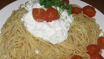 Špagety s ricottou a cherry rajčátky