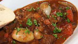 Hovězí po burgundsku  - Boeuf Bourguignonne podle Julii Child