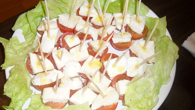 Mozzarelové jednohubky