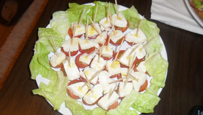 Mozzarelové jednohubky