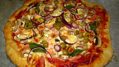Žampionová a hermelínová pizza, žampionová