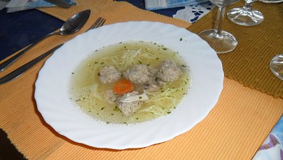 Kuřecí polévka s knedlíčky