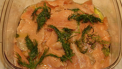 Carpaccio z lososa, marinujeme 48 hodin