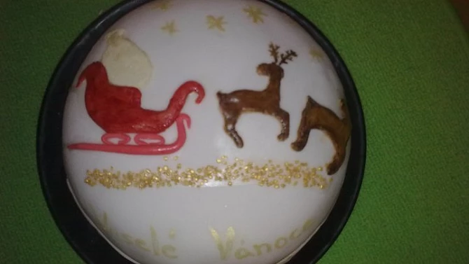 Vánoční dort, sáně a sobíci :)