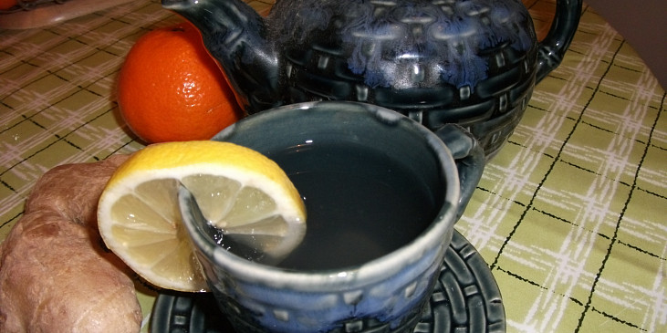 Zázvorový čaj s citrónem.