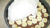 Banánovo-karamelový dortík