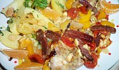 Lovecké kuřecí kousky v zelenině s nivou, přelité mandarínkovou šťávou (detail hotového jídla...)