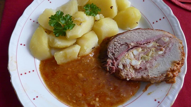 Vepřová roláda s vaječnou náplní