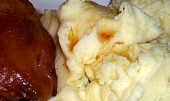 Uzená kuřecí stehna s bramborovou kaší