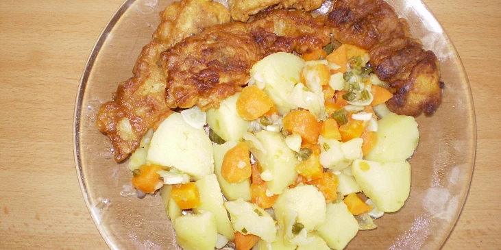 Pikantní pangasius v pivním těstíčku s veselými bramborami