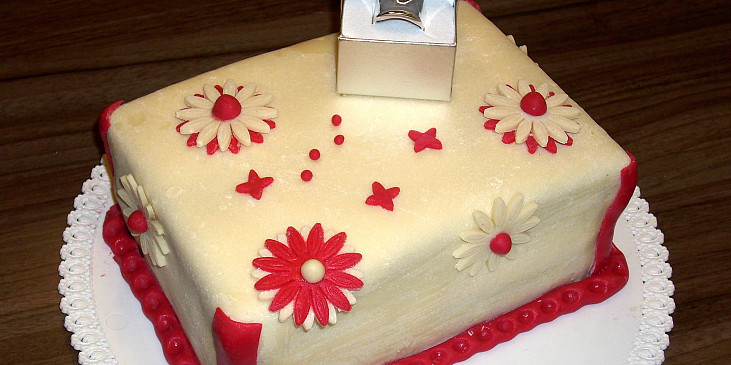 Narozeninový dort pro manželku (...hotovo, můžeme slavit...)