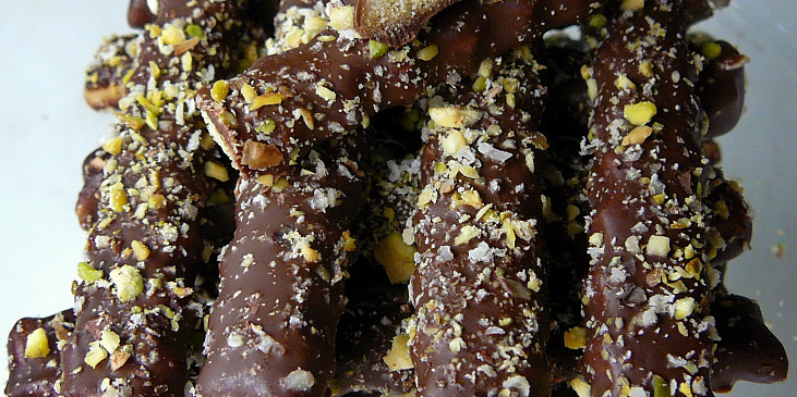 Křehké tyčinky v čokoládě s pistáciemi (Křehké tyčinky v čokoládě s pistáciemi)