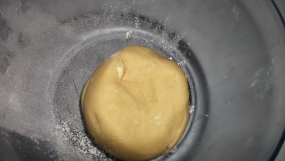 Žloutková kolečka, těsto