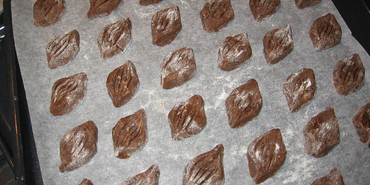 Čokoládové lodičky (před upečením)