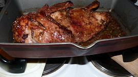 Kachna v perníkové krustě