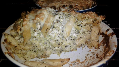 Penne se sýrovosmetanovou omáčkou a brokolicí