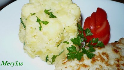 Vepřové maso v květákových palačinkách