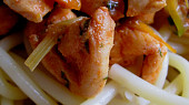 Kuřecí pikantní špalíky s makaróny, Kuřecí pikantní špalíky s makaróny