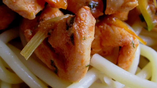 Kuřecí pikantní špalíky s makaróny, Kuřecí pikantní špalíky s makaróny