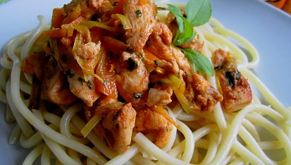 Kuřecí pikantní špalíky s makaróny, Kuřecí pikantní špalíky s makaróny