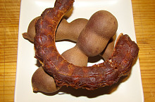 Tamarind v celku a olúpaný