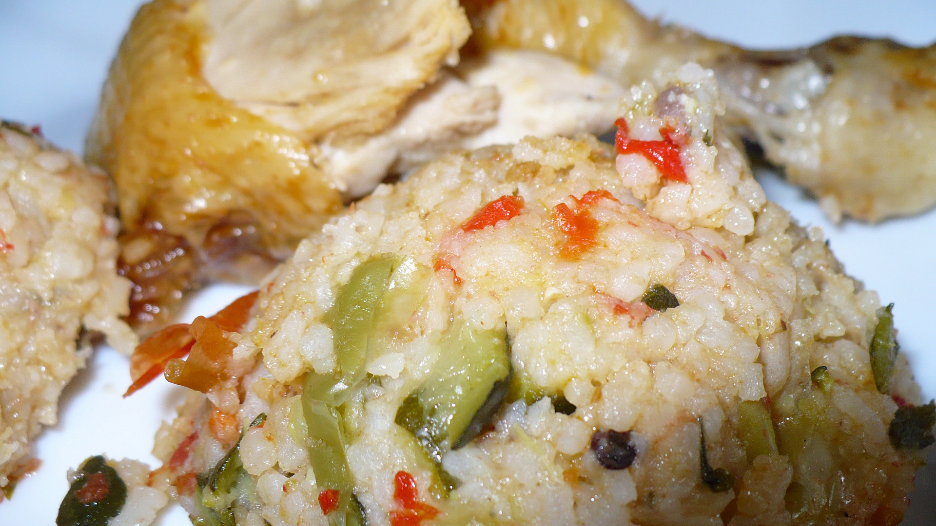 Pečené kuře na zeleninovo-rýžovém lůžku