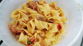 Pravé italské tagliatelle, Tagliatelle ještě bez sýra a zelené části cibulky...