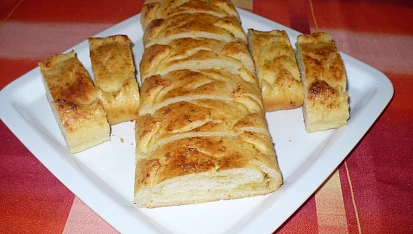 Česnekový závin