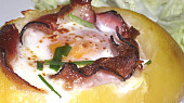 Brambory s anglickou slaninou a vajíčkem