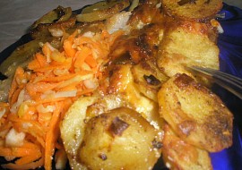 Pangas zapečený s česnekovo-pórkovými brambory