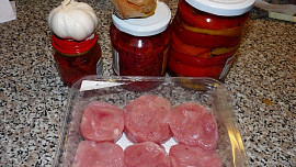 Pikantní krůtí medailonky