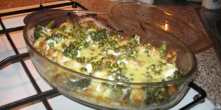 Zapékané kuřecí maso s brokolicí (Po dopečení =))