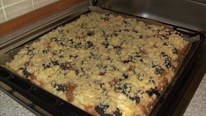 Kecaný koláč (Kleckslkuchen), upečený koláč
