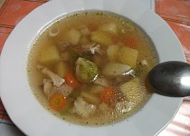 Kuřecí polévka s bramborami