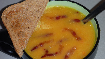 Dýňová polévka s curry