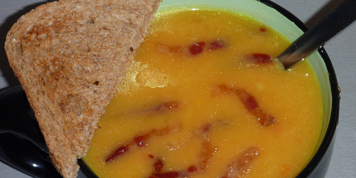 Dýňová polévka s curry