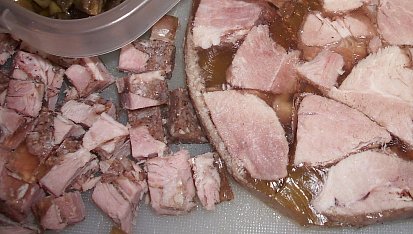 Červená houbová směs s vepřovou tlačenkou