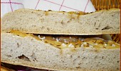 Česnekové chlebové placky (Na řezu.)