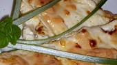Rychlá pizza "domácí" sýrová a chorizo