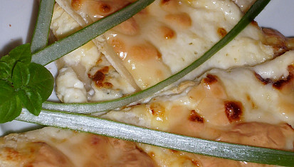 Rychlá pizza "domácí" sýrová a chorizo
